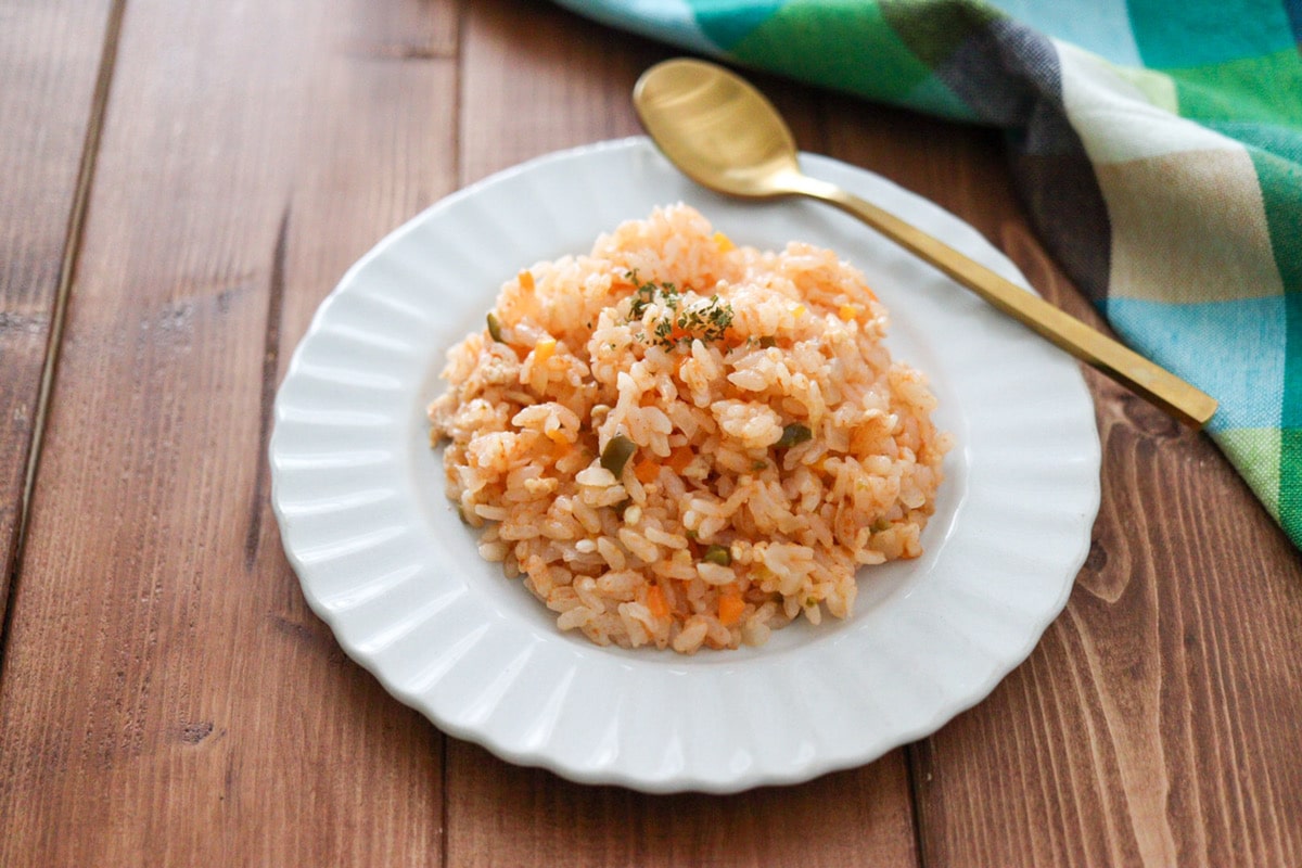 野菜たっぷりチキンライス風炊き込みご飯 お弁当にも 簡単幼児食レシピ 管理栄養士namiのレシピブログ