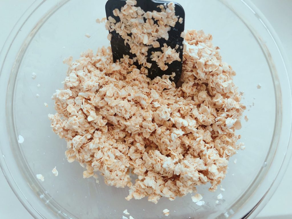ノンオイル甘酒オートミールグラノーラレシピ 簡単材料2つ 砂糖なし小麦粉なし油なし 管理栄養士namiのレシピブログ