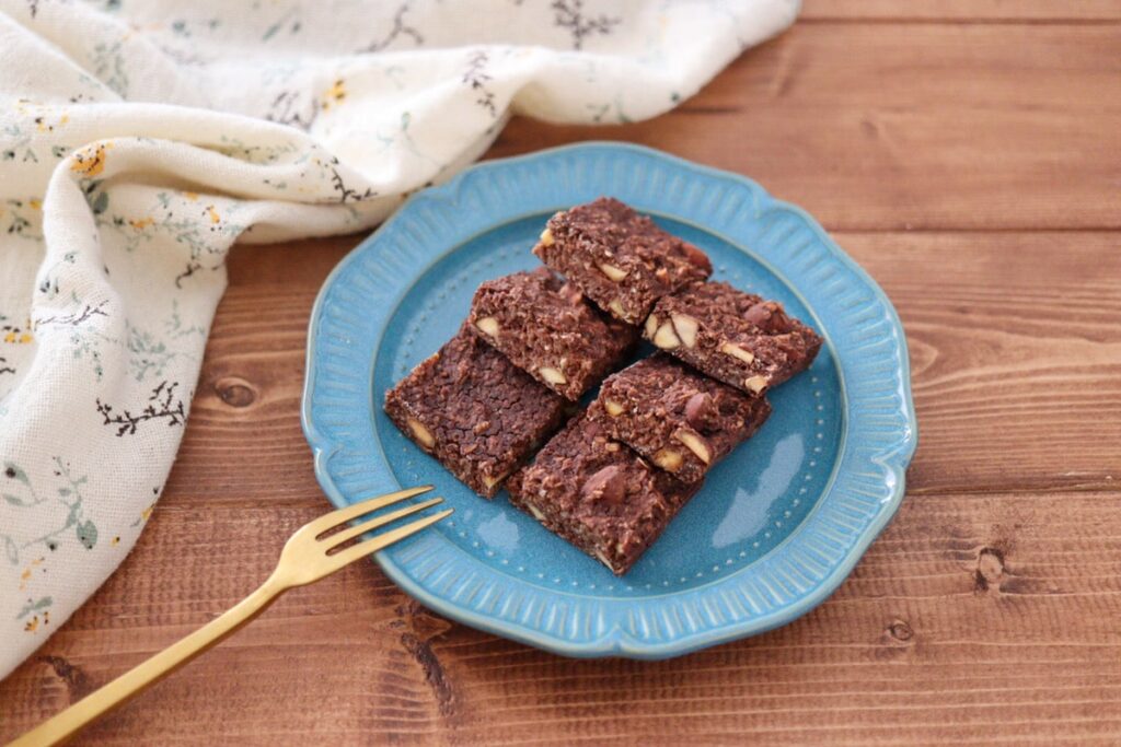 オートミール 　ケーキ　ブラウニー　レシピ　卵なし　小麦粉なし　バターなし　ベーキングパウダーなし　チョコレートなし