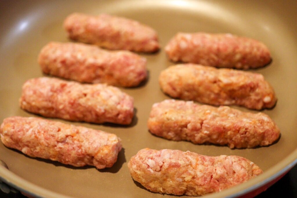 豚ひき肉　ソーセージ　ウインナー　子ども　手作り　自家製　簡単