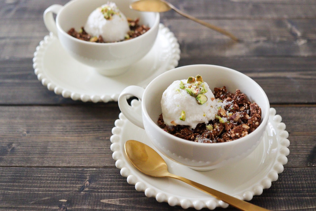 グリルしたパイナップルとココナッツアイスクリームのレシピ