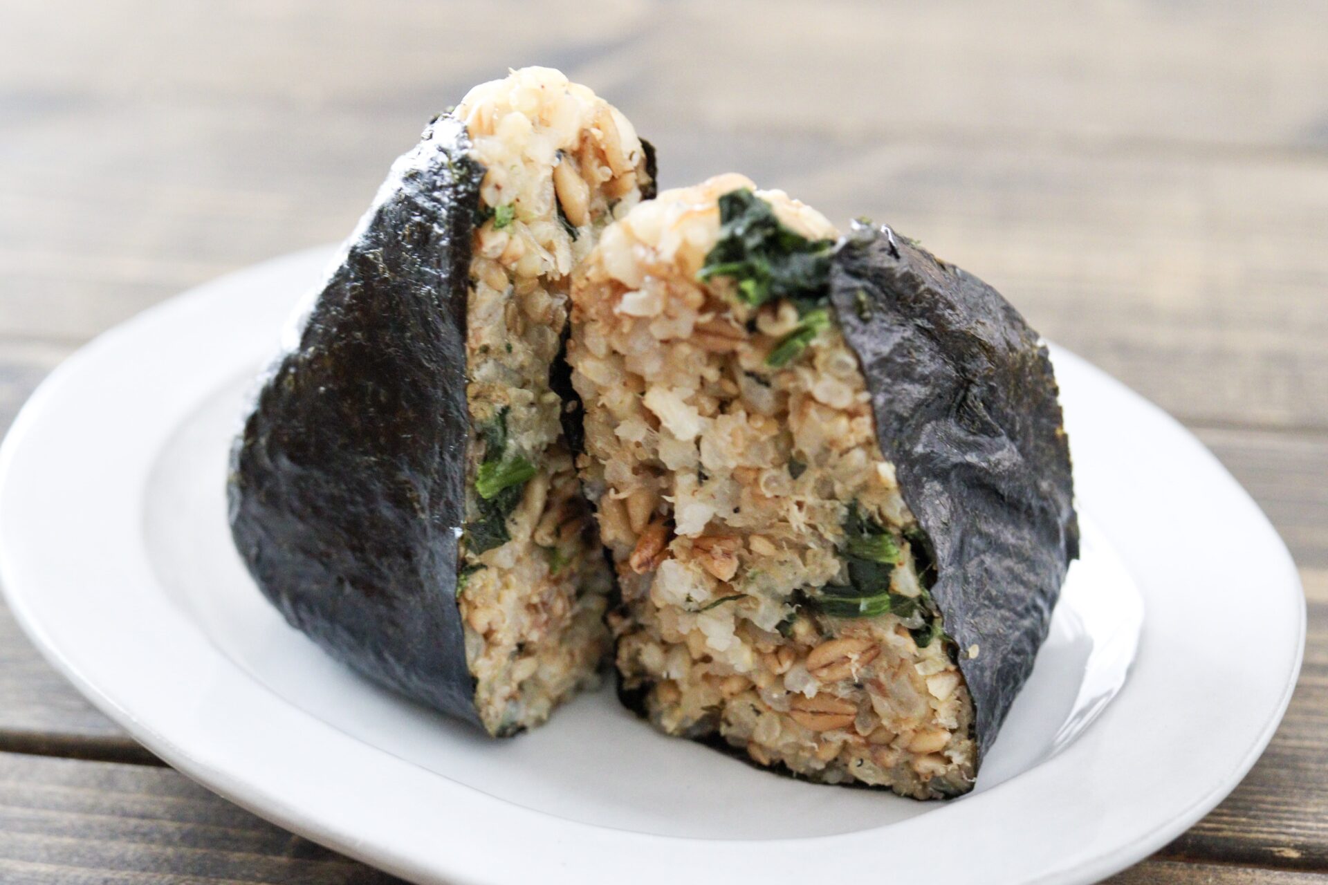 完全食おにぎり「COCOMOGU（ココモグ）実食レビューと栄養解説